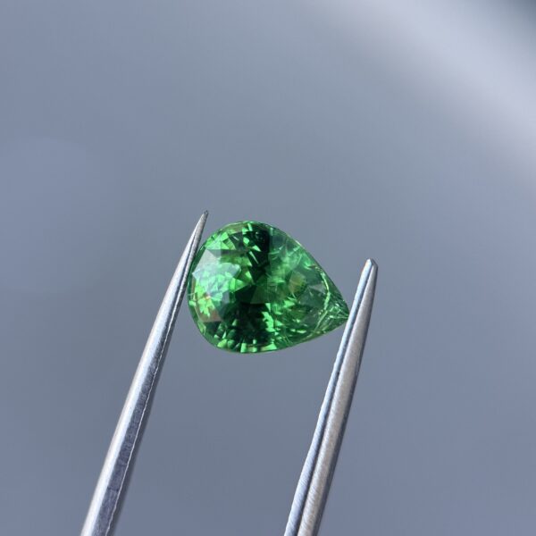 Tsavorite Garnet Tanzania 2.07ct